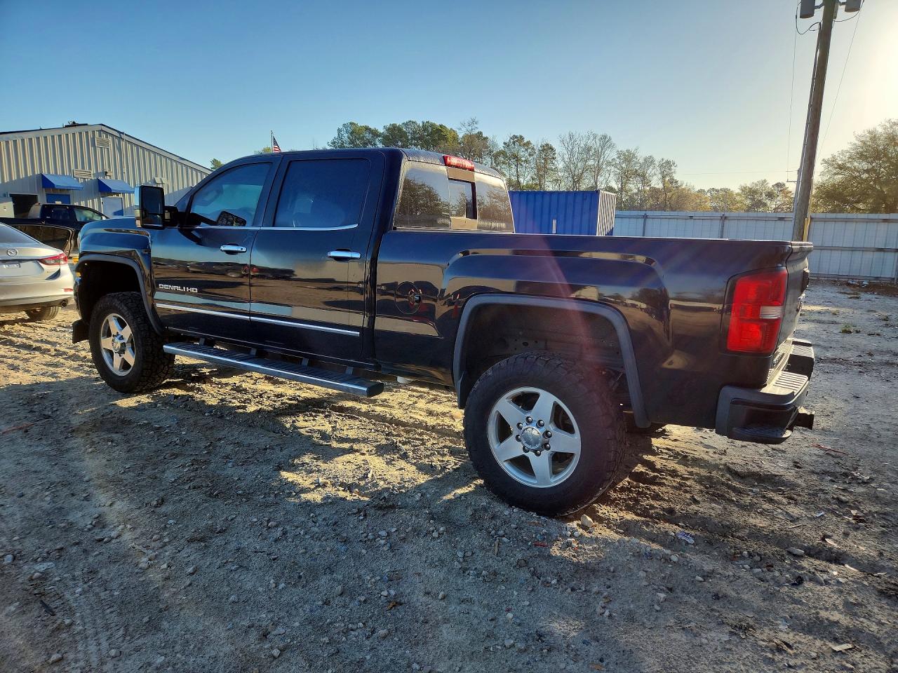 2015 GMC SIERRA K2500 DENALI photo 2