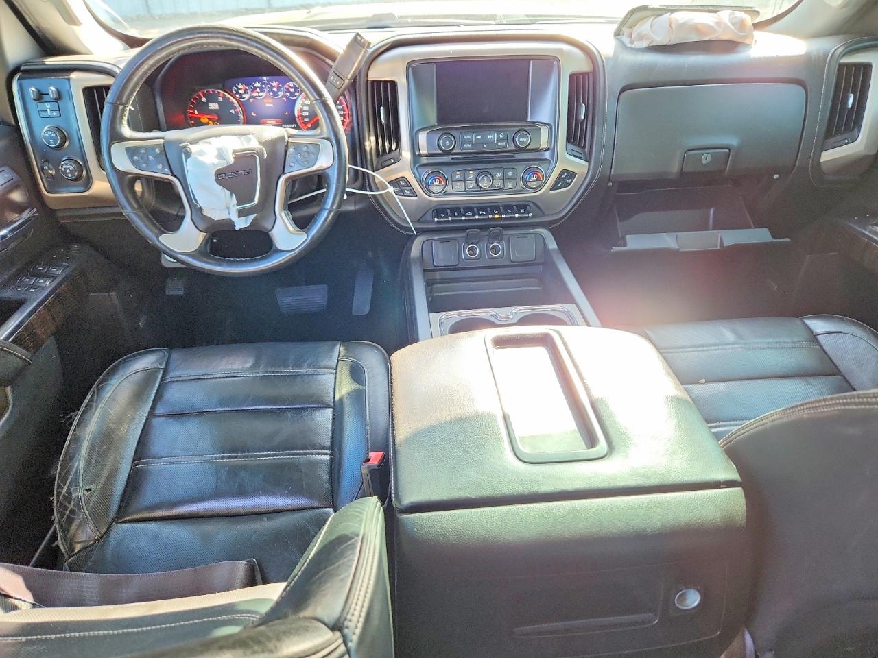 2015 GMC SIERRA K2500 DENALI photo 8