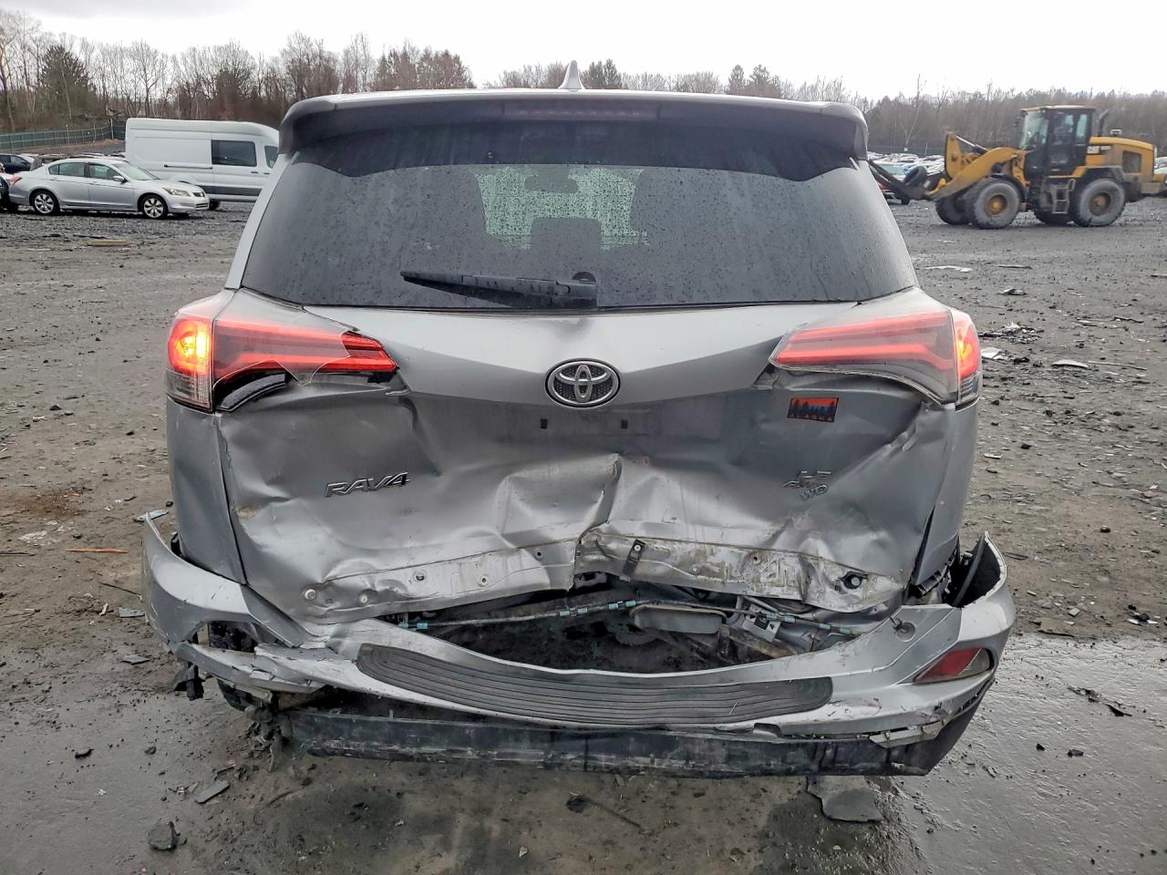 2018 TOYOTA RAV4 LE photo 11
