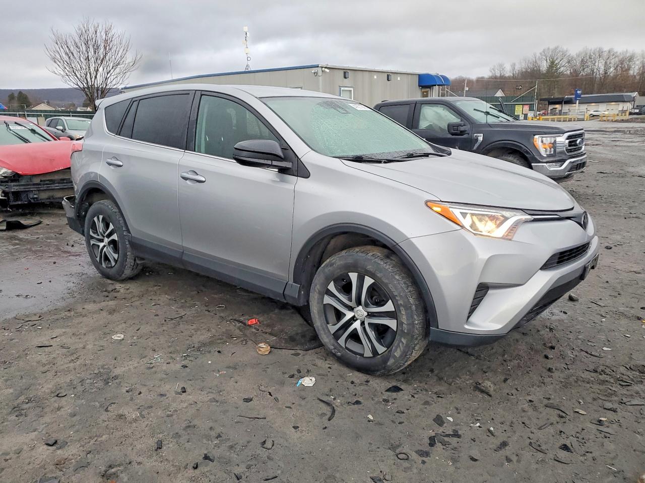 2018 TOYOTA RAV4 LE photo 7