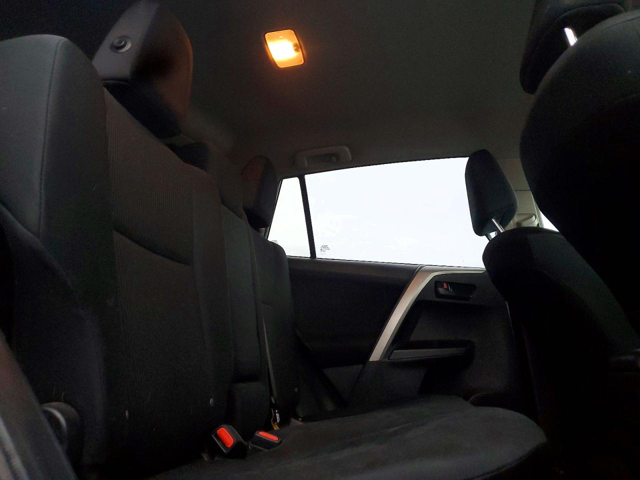 2018 TOYOTA RAV4 LE photo 21