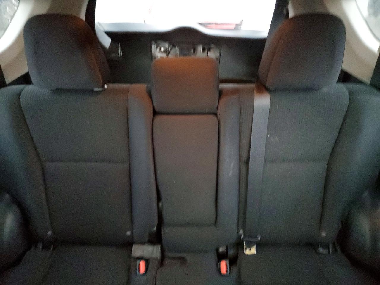 2018 TOYOTA RAV4 LE photo 19