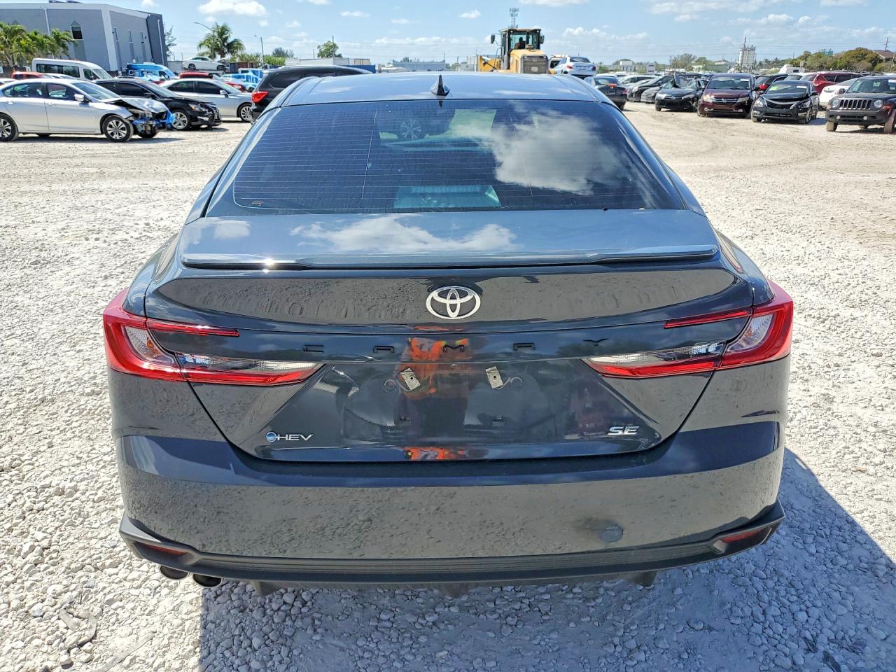 2025 TOYOTA CAMRY SE photo 11