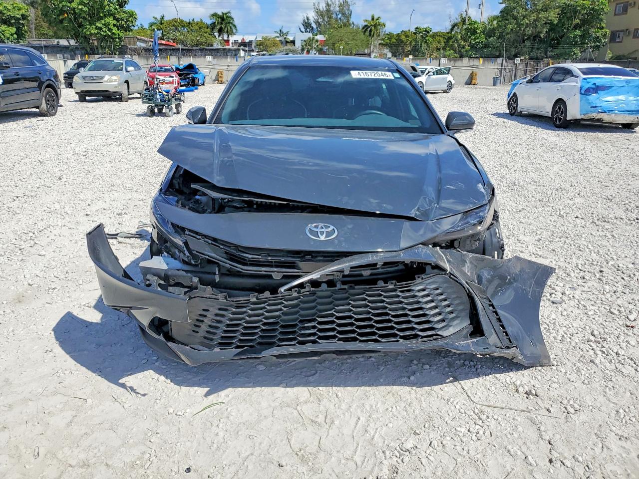 2025 TOYOTA CAMRY SE photo 9
