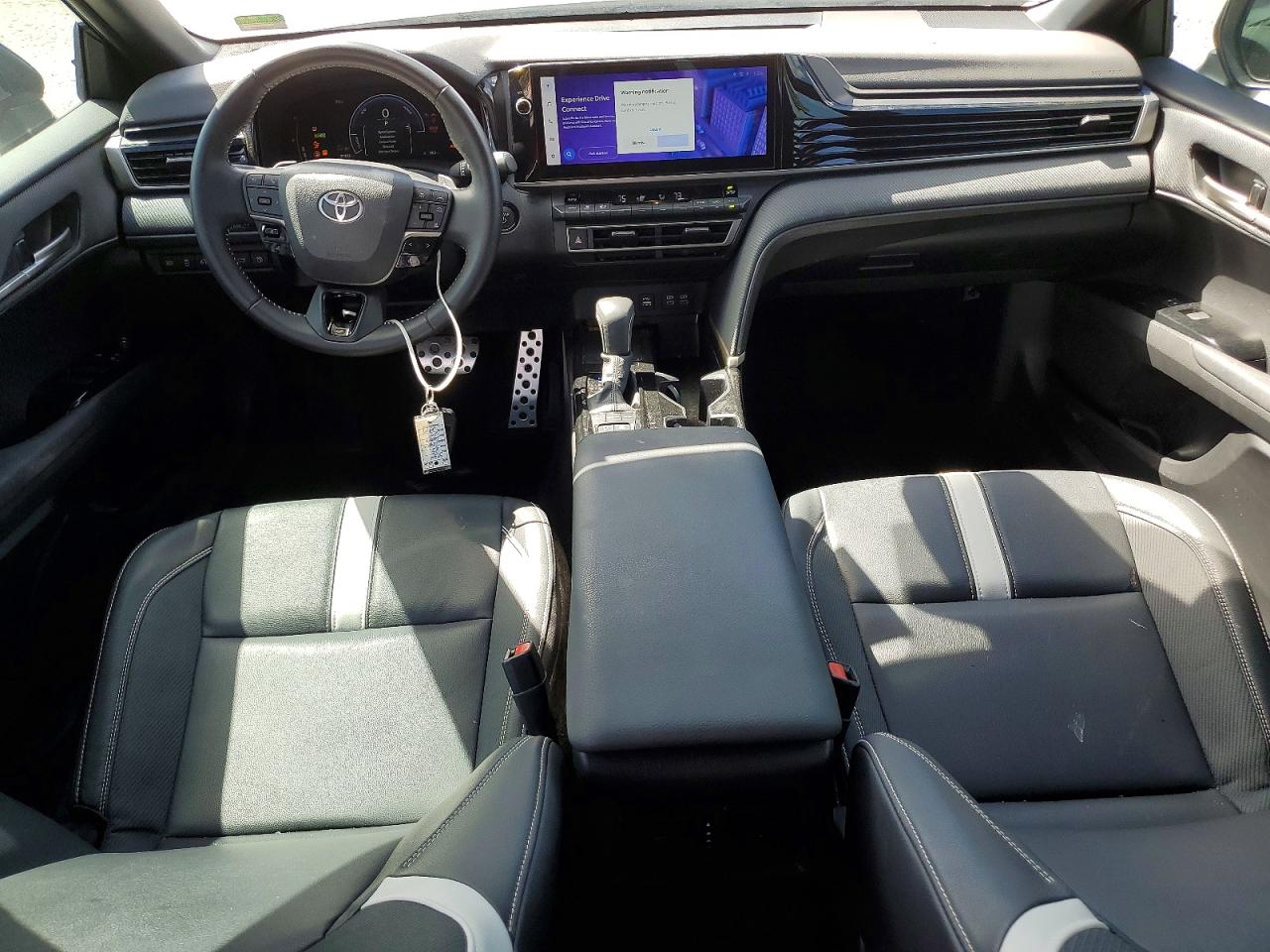 2025 TOYOTA CAMRY SE photo 15