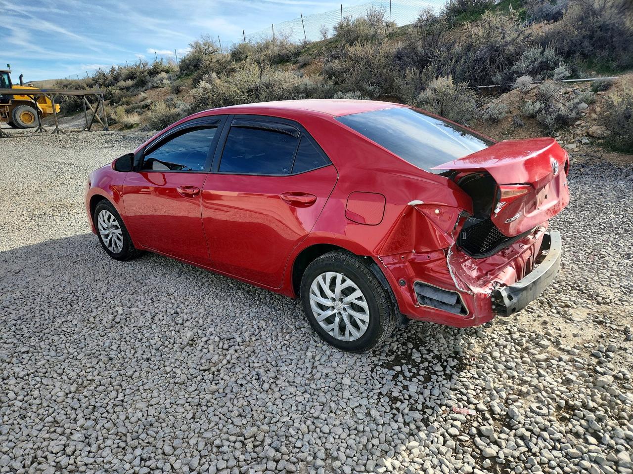 2017 TOYOTA COROLLA LE photo 2