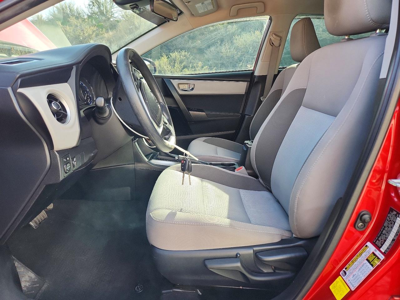 2017 TOYOTA COROLLA LE photo 7