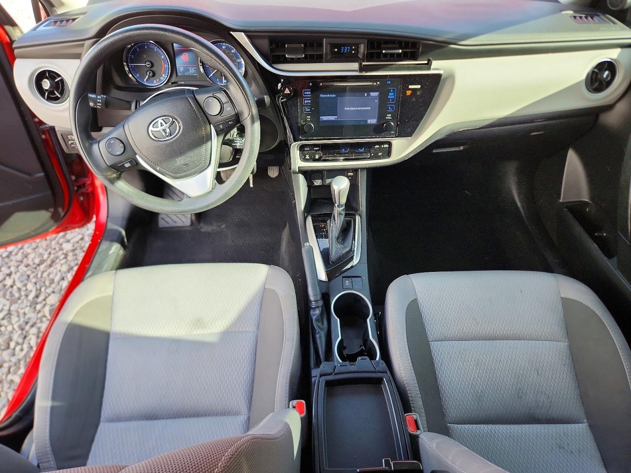 2017 TOYOTA COROLLA LE photo 8