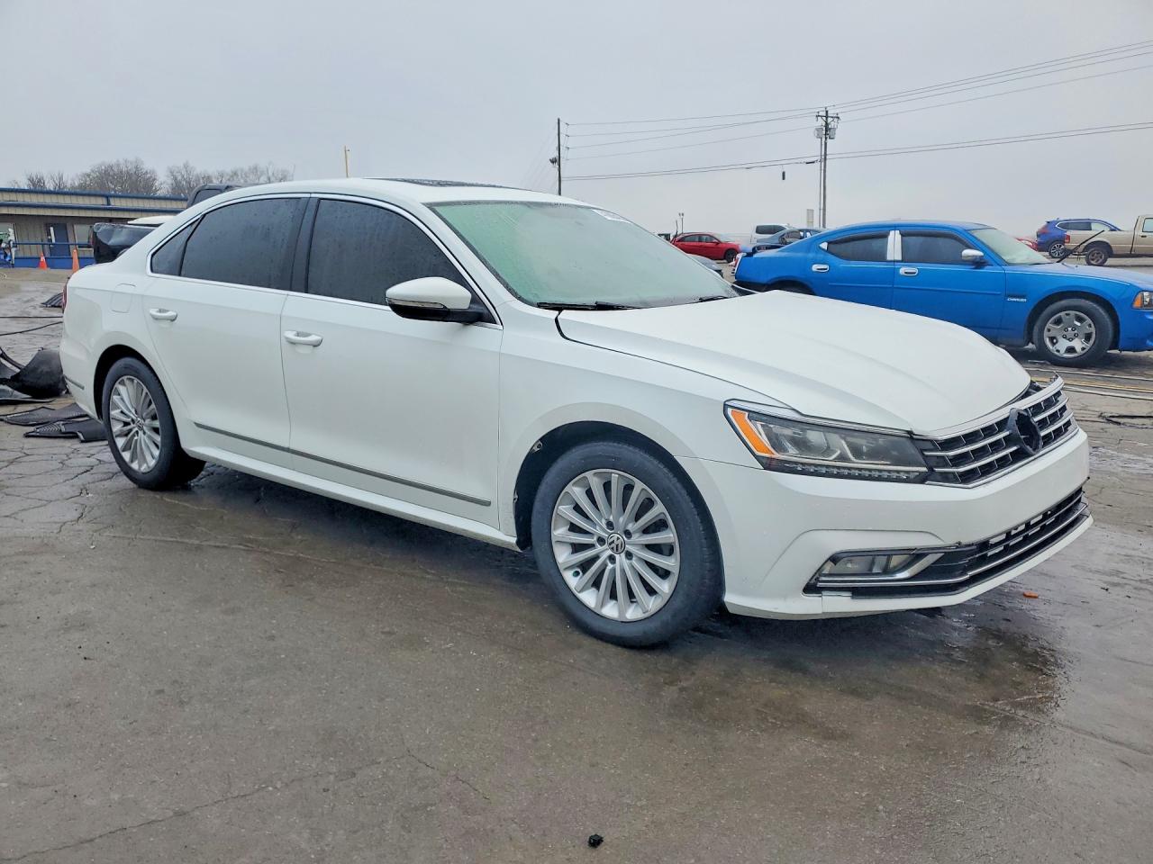 2017 VOLKSWAGEN PASSAT SE photo 10