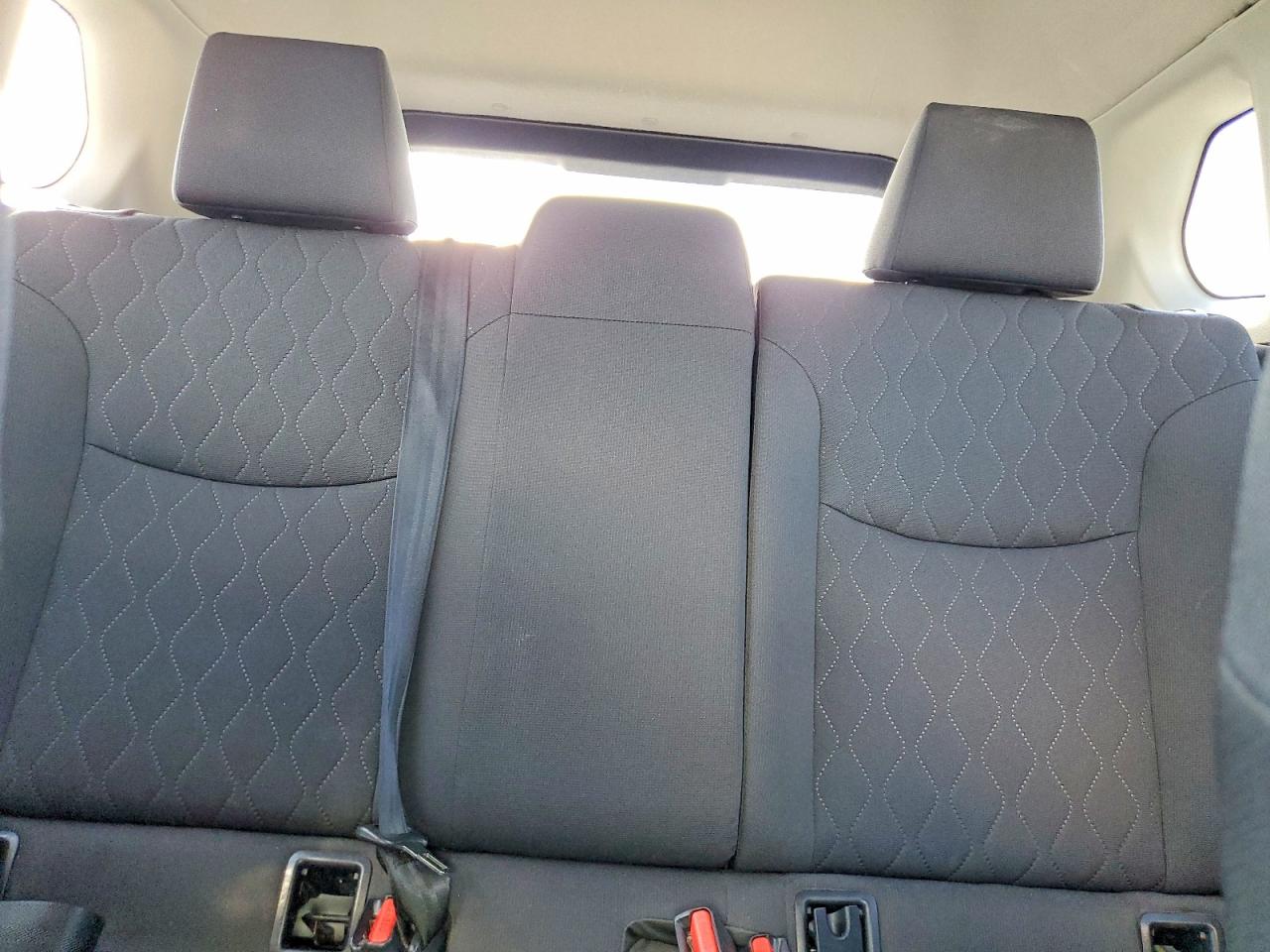 2022 TOYOTA COROLLA CROSS LE photo 19