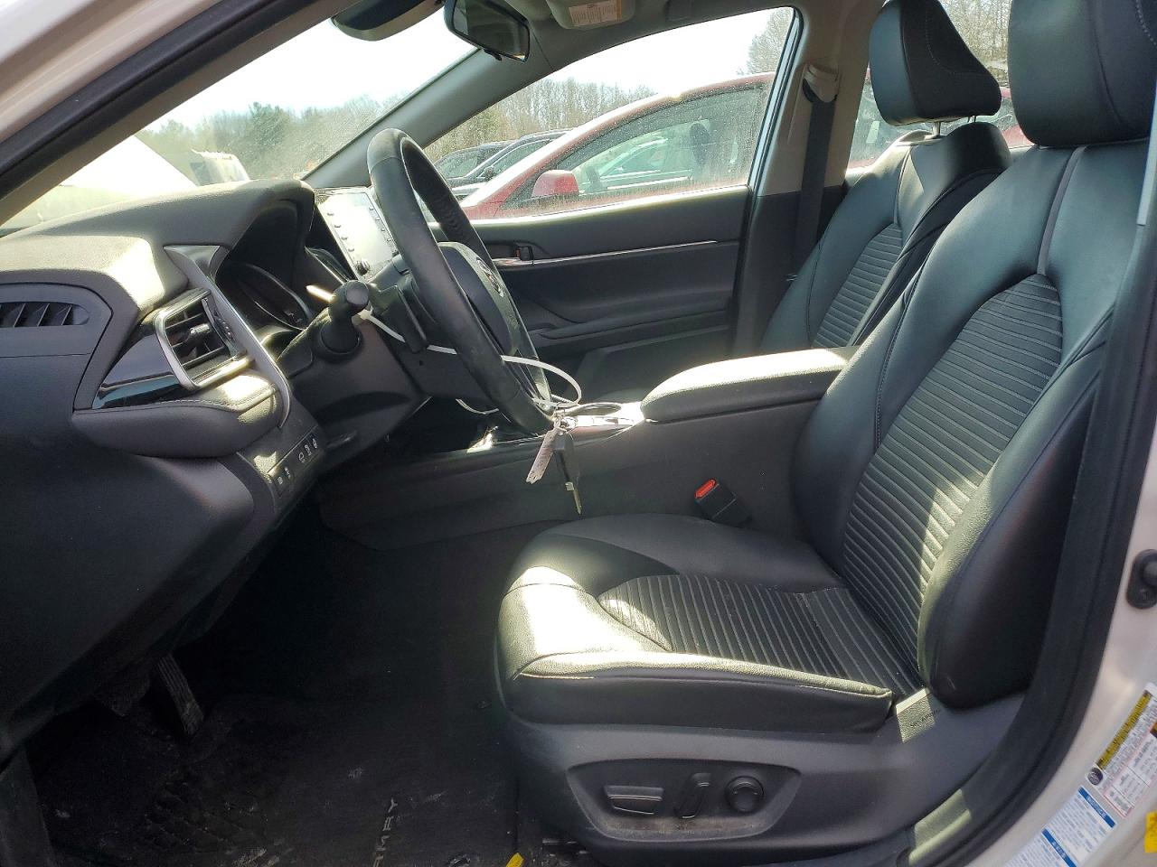 2022 TOYOTA CAMRY SE photo 7