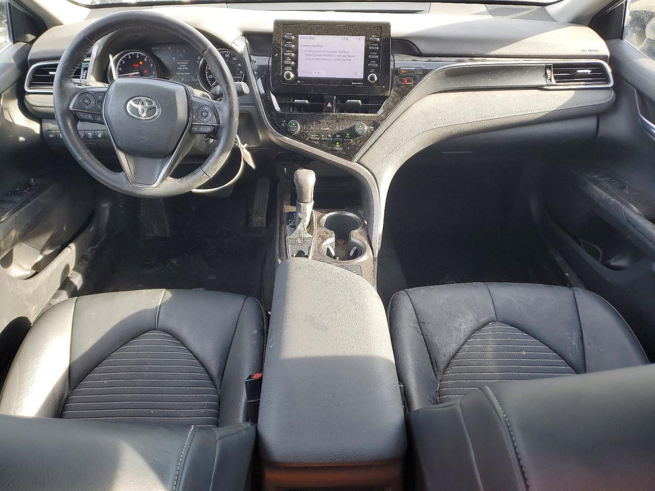 2022 TOYOTA CAMRY SE photo 8