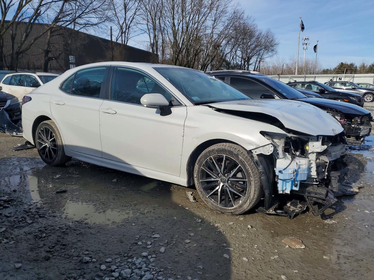 2022 TOYOTA CAMRY SE photo 4
