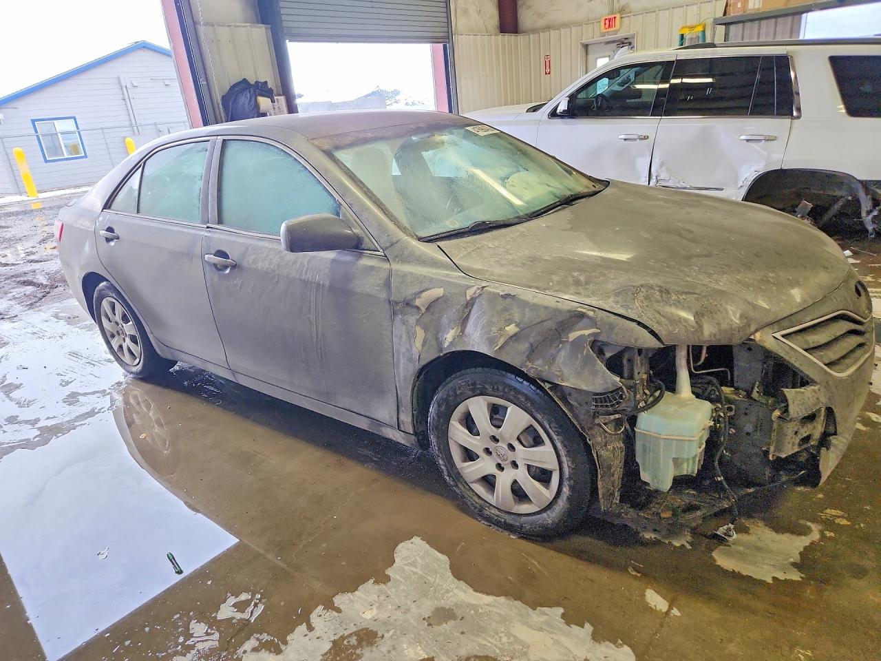 2011 TOYOTA CAMRY LE photo 10