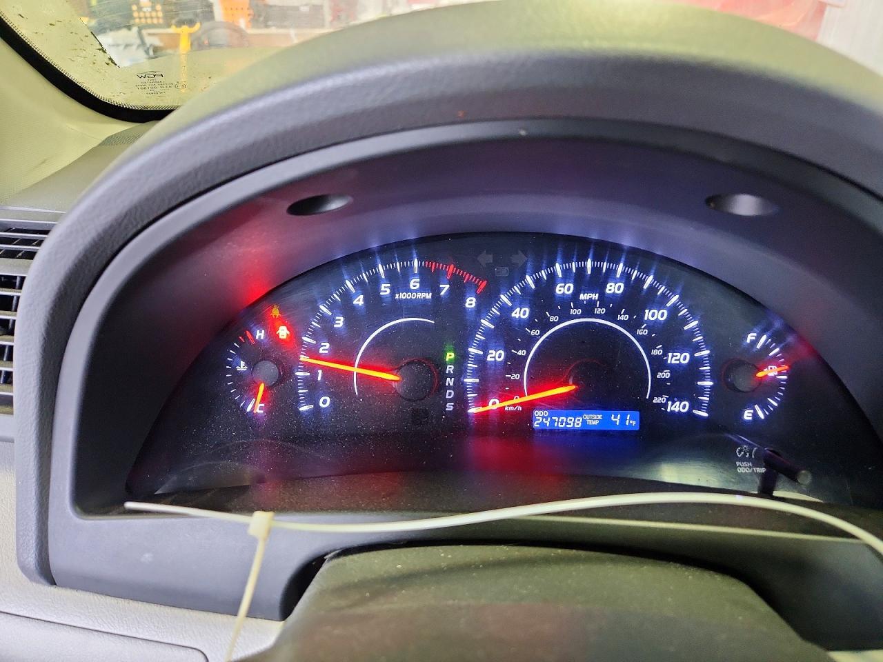 2011 TOYOTA CAMRY LE photo 25