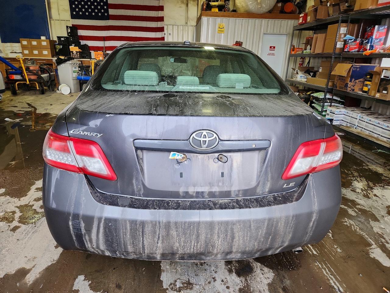 2011 TOYOTA CAMRY LE photo 16