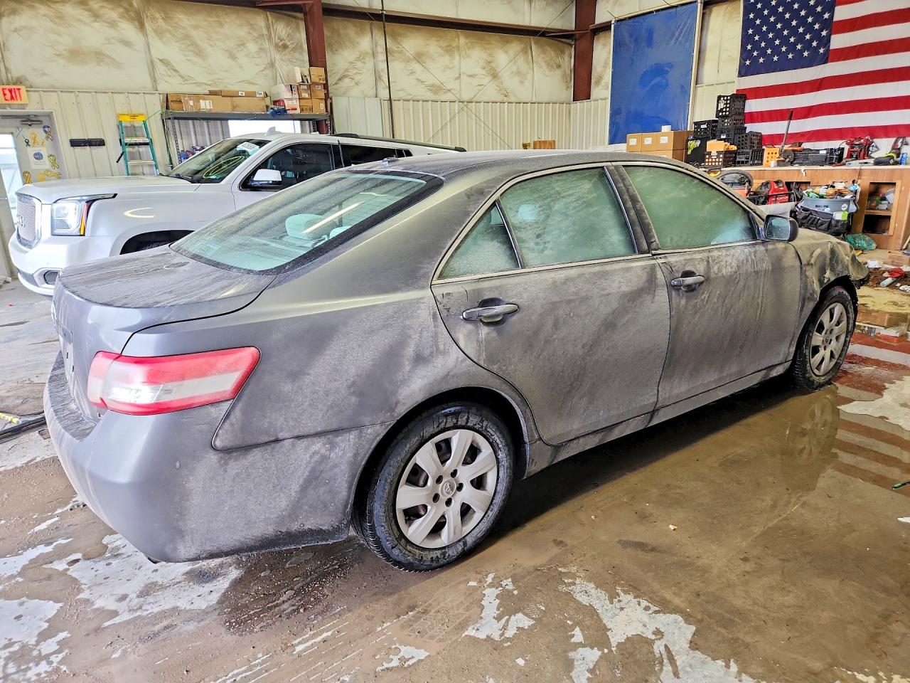 2011 TOYOTA CAMRY LE photo 7