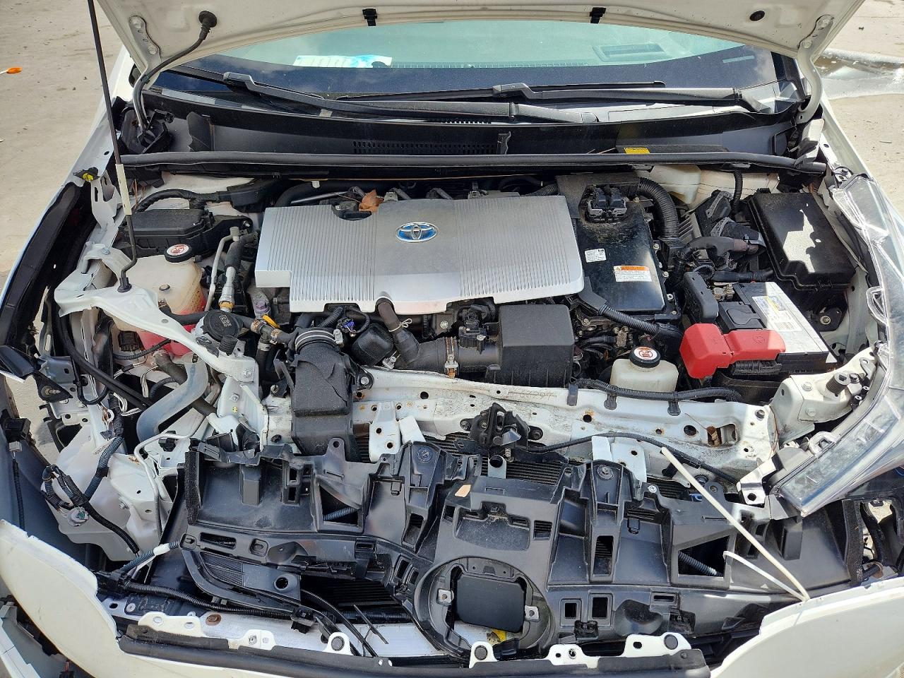 2017 TOYOTA PRIUS THREE photo 11