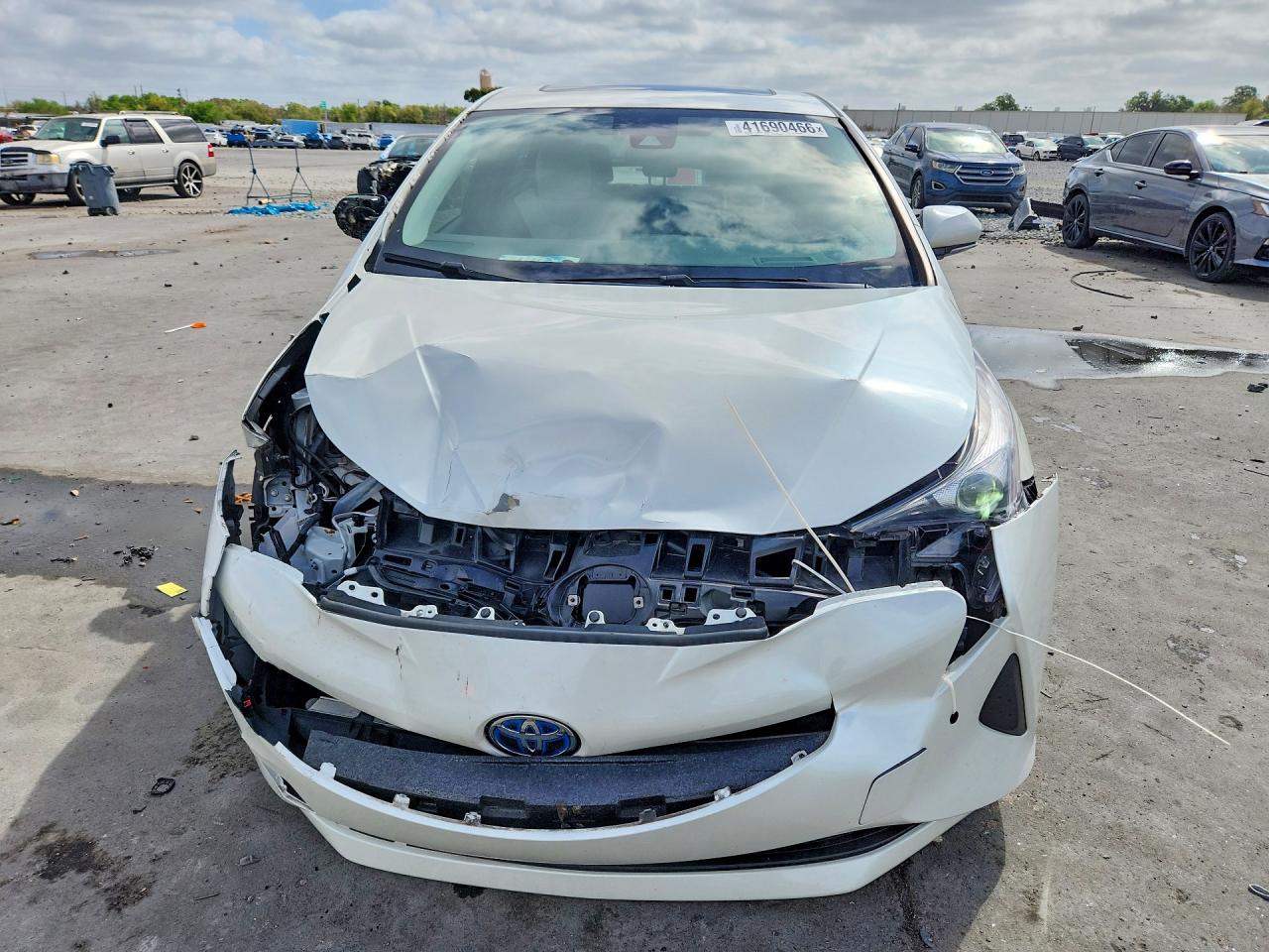 2017 TOYOTA PRIUS THREE photo 5