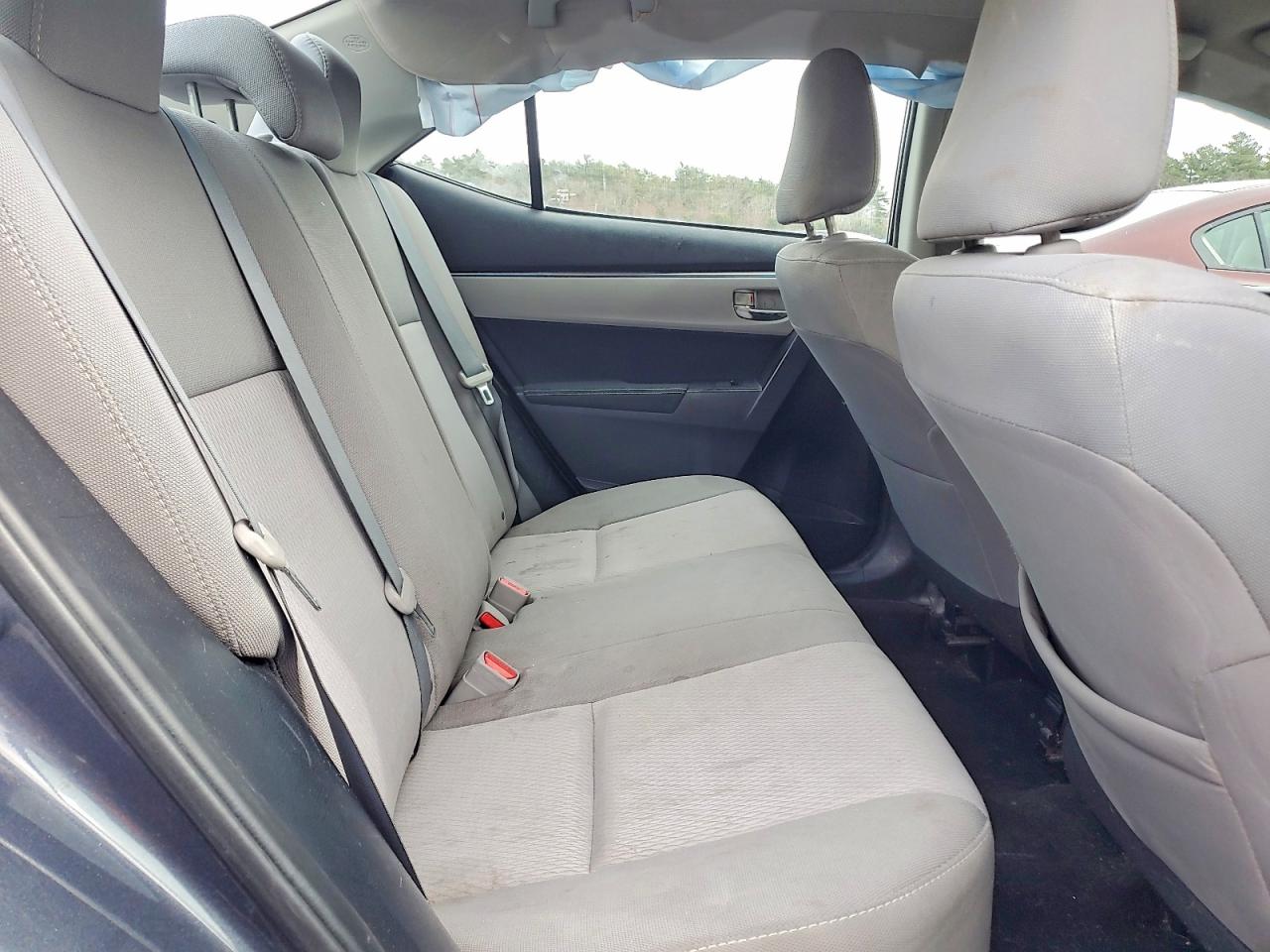 2014 TOYOTA COROLLA LE photo 19