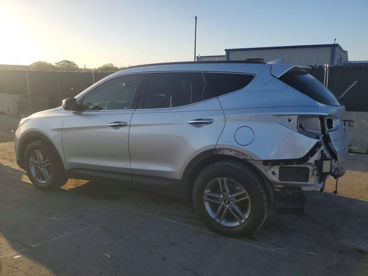 2017 HYUNDAI SANTA FE SPORT 2.4L photo 2