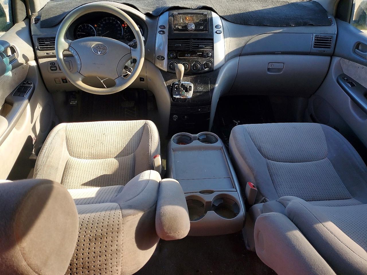 2008 TOYOTA SIENNA LE 7-PASSENGER photo 8