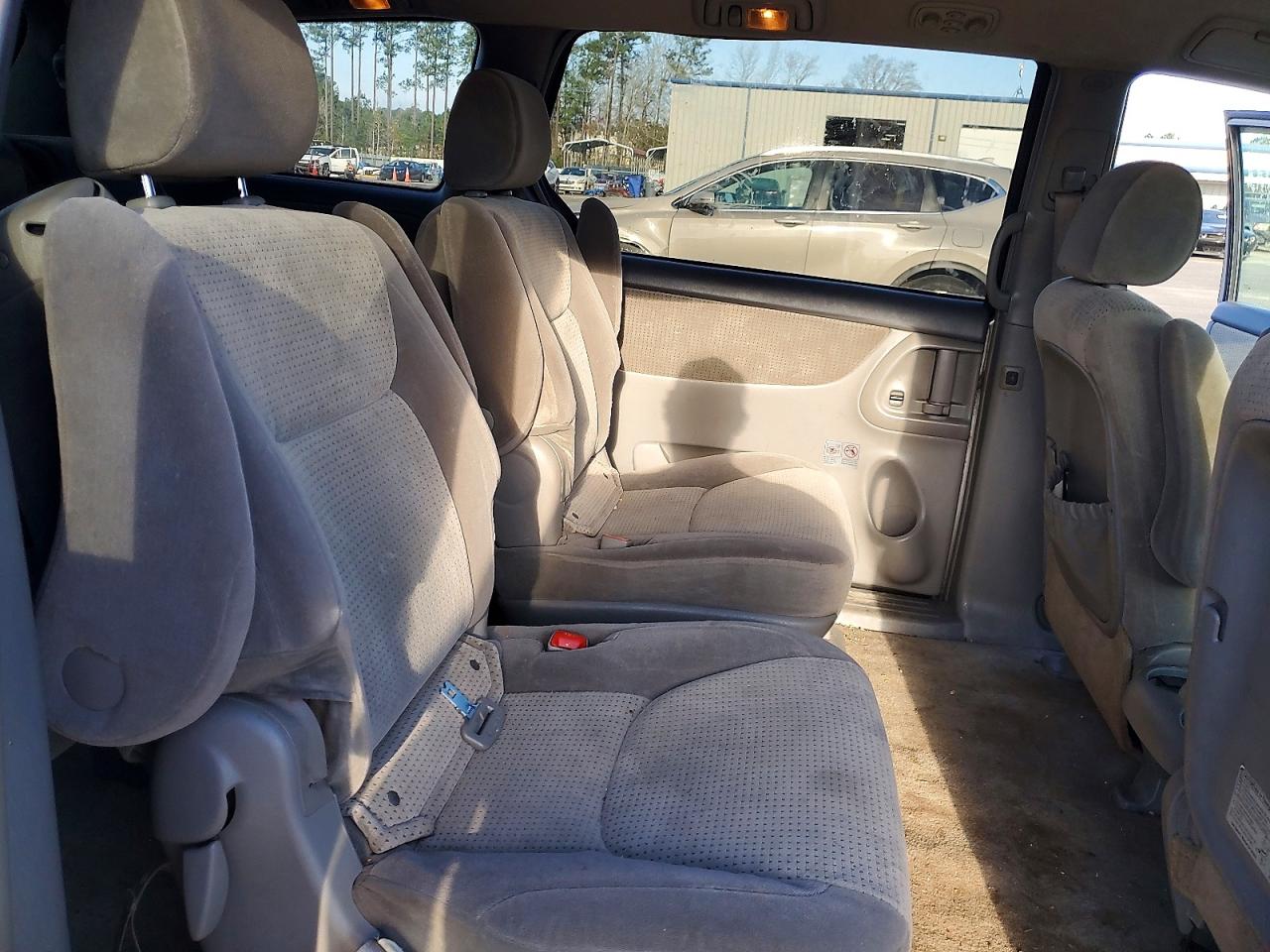 2008 TOYOTA SIENNA LE 7-PASSENGER photo 11