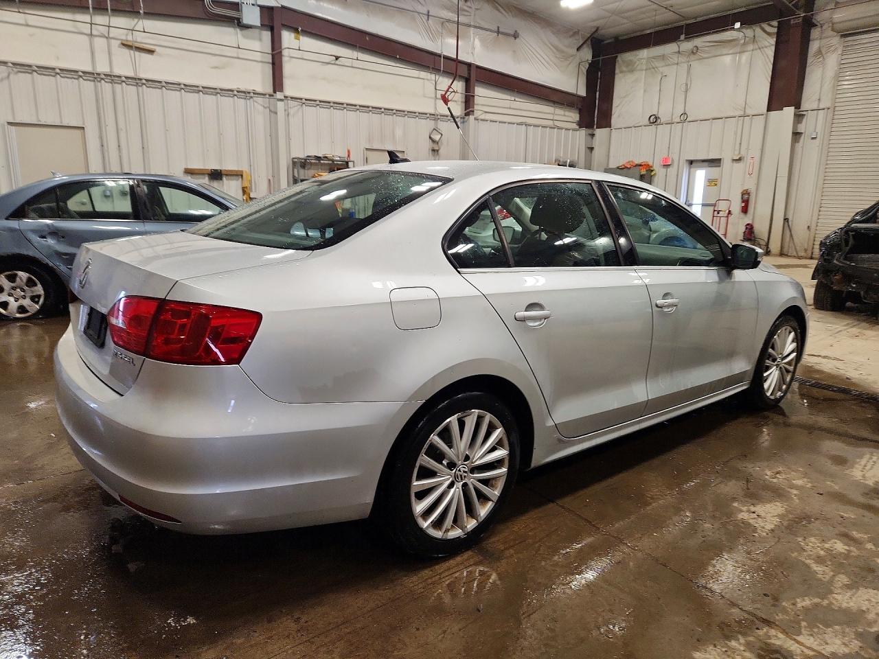 2011 VOLKSWAGEN JETTA SEL photo 5