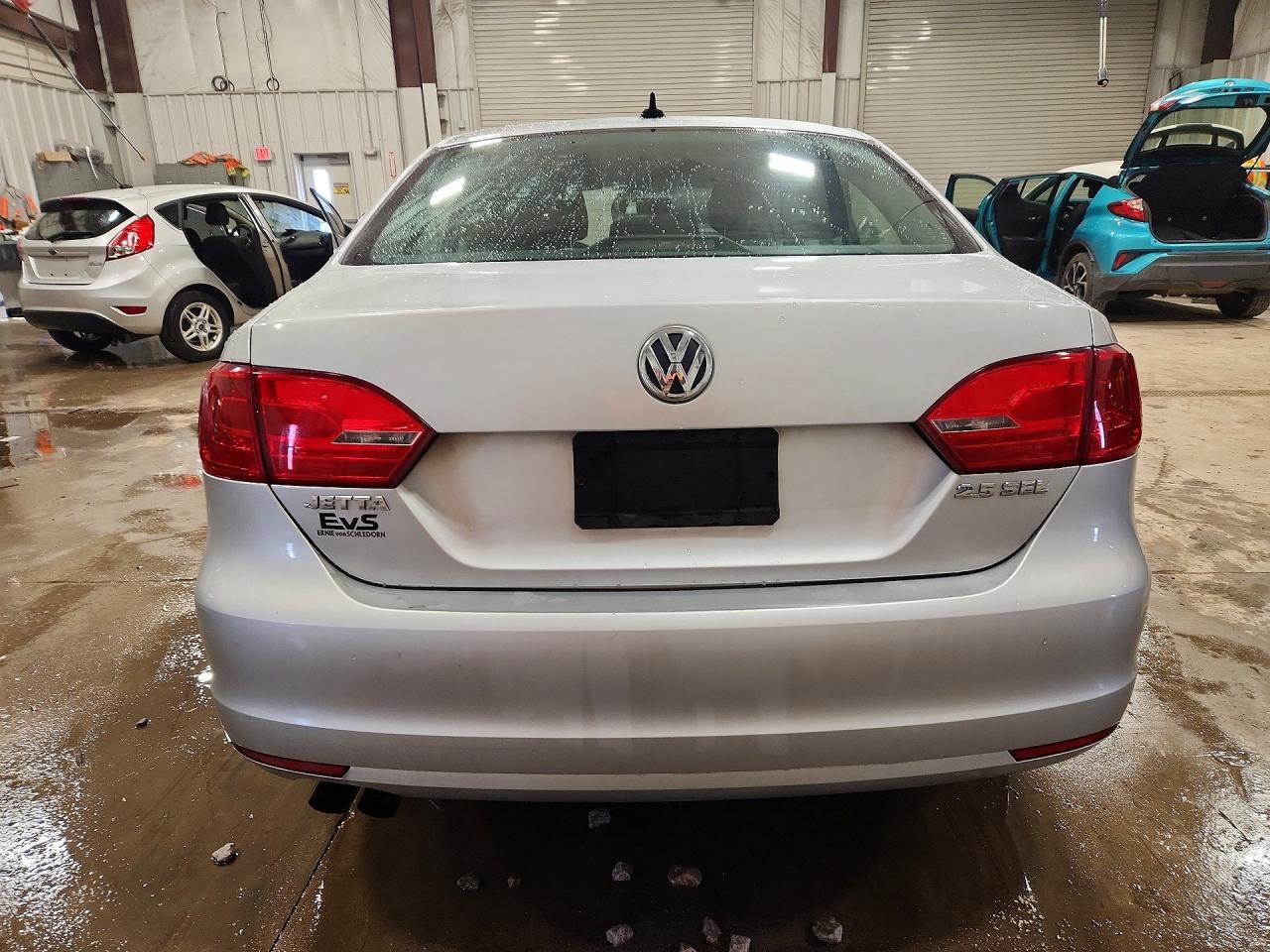 2011 VOLKSWAGEN JETTA SEL photo 11