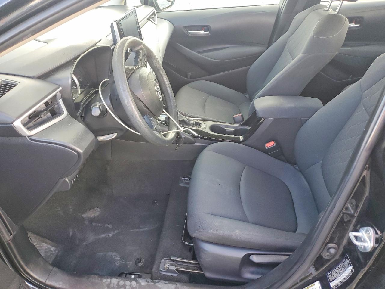 2021 TOYOTA COROLLA LE photo 13