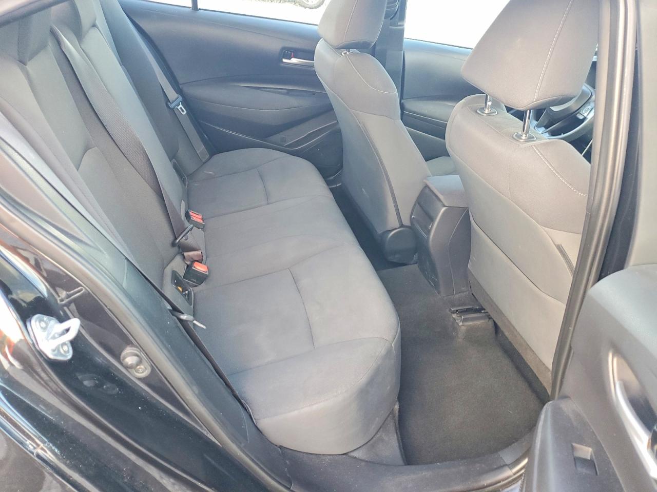 2021 TOYOTA COROLLA LE photo 19