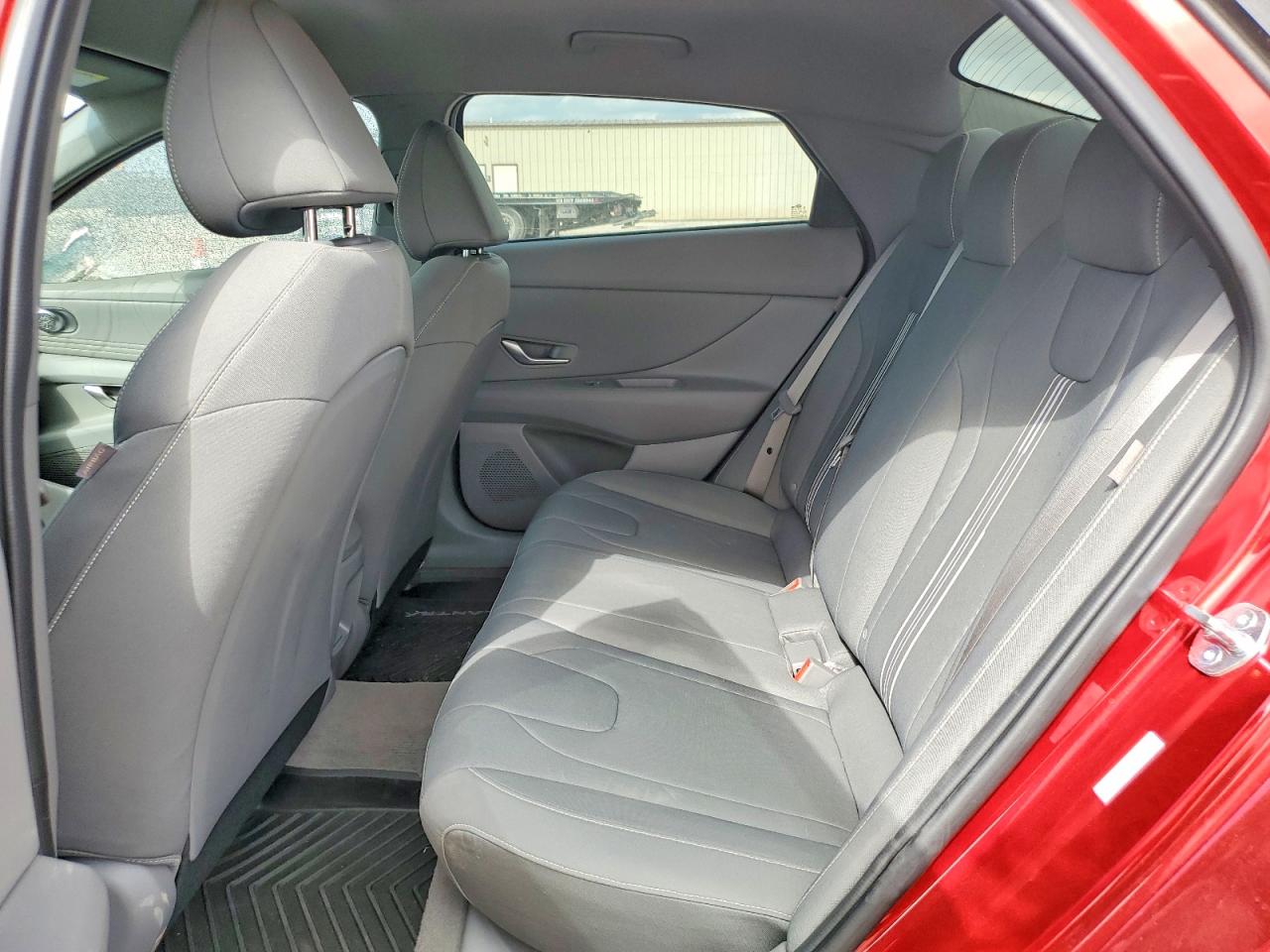 2025 HYUNDAI ELANTRA SEL SPORT photo 10
