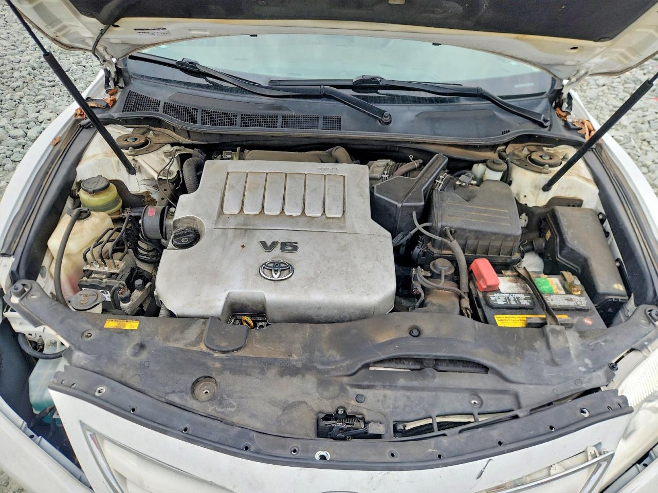 2010 TOYOTA CAMRY LE V6 photo 11