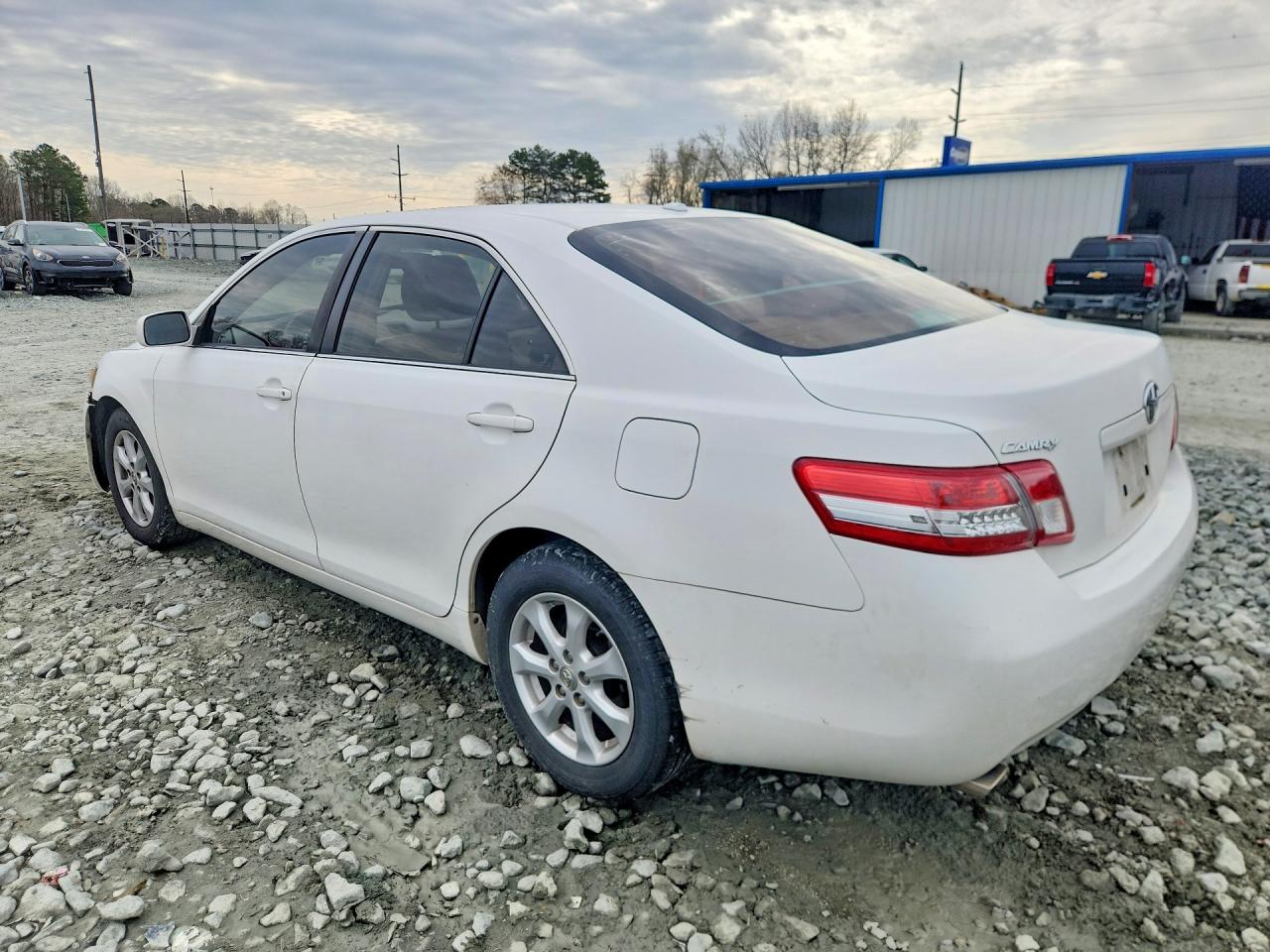 2010 TOYOTA CAMRY LE V6 photo 2