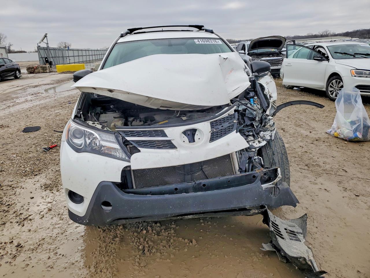 2014 TOYOTA RAV4 LE photo 5