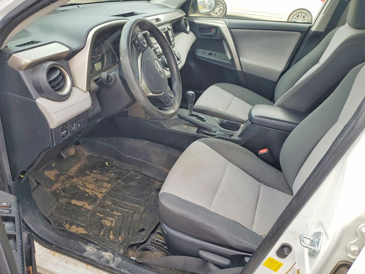 2014 TOYOTA RAV4 LE photo 7