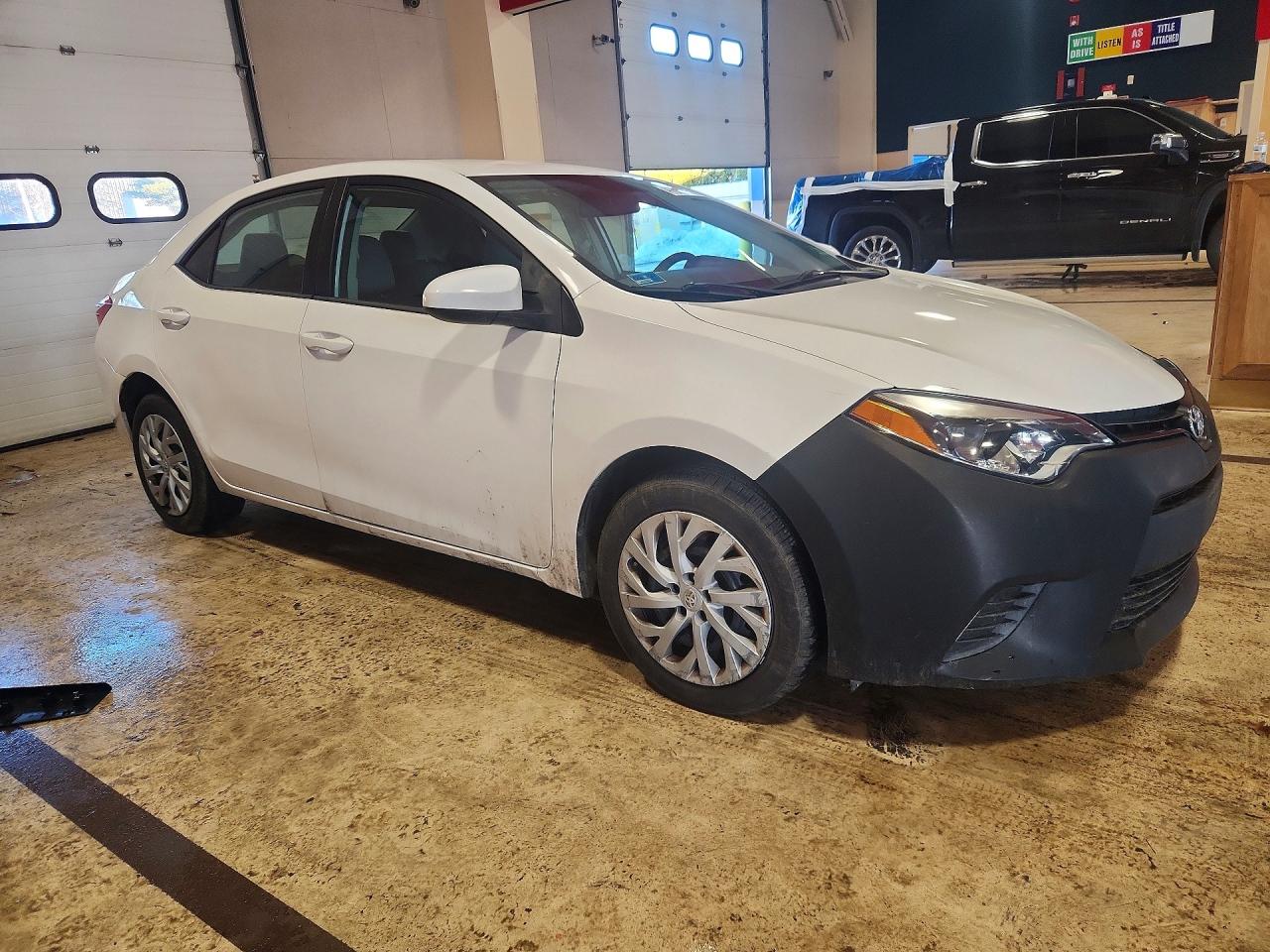 2014 TOYOTA COROLLA LE photo 4