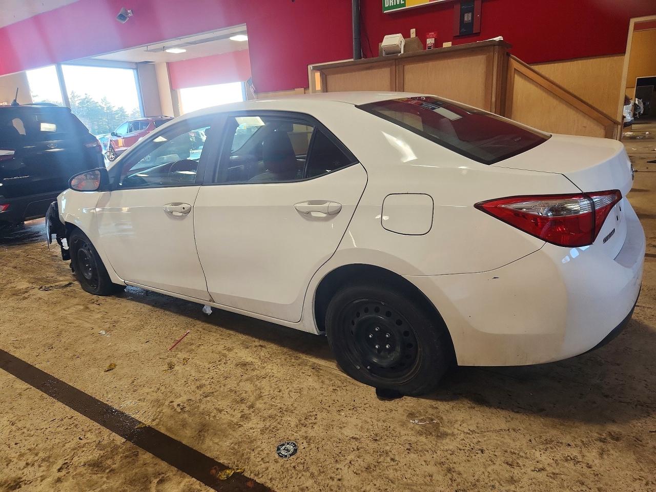 2014 TOYOTA COROLLA LE photo 2