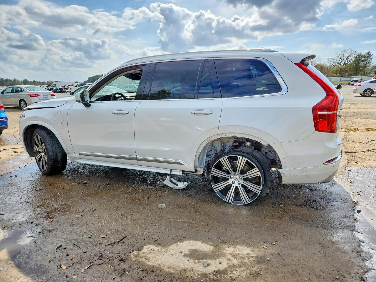 2021 VOLVO XC90 T8 RECHARGE INSCRIPTION photo 2