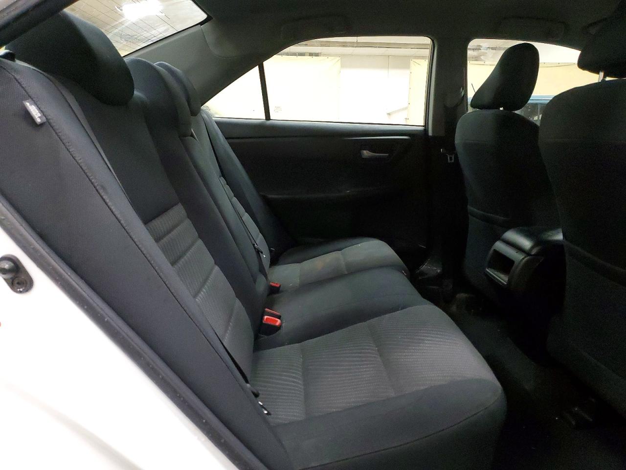 2017 TOYOTA CAMRY LE photo 19