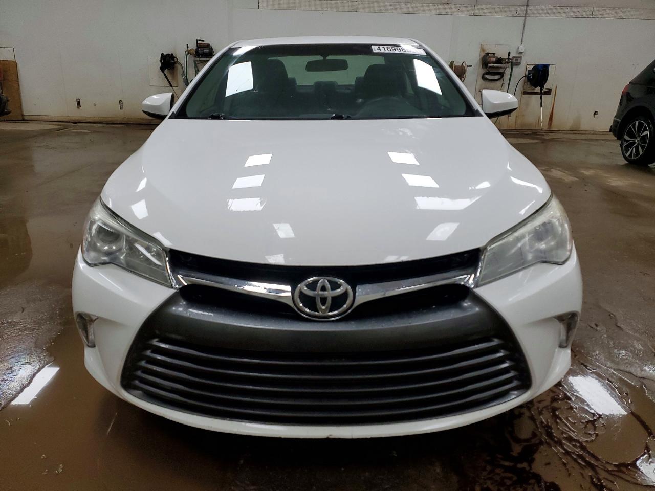 2017 TOYOTA CAMRY LE photo 9