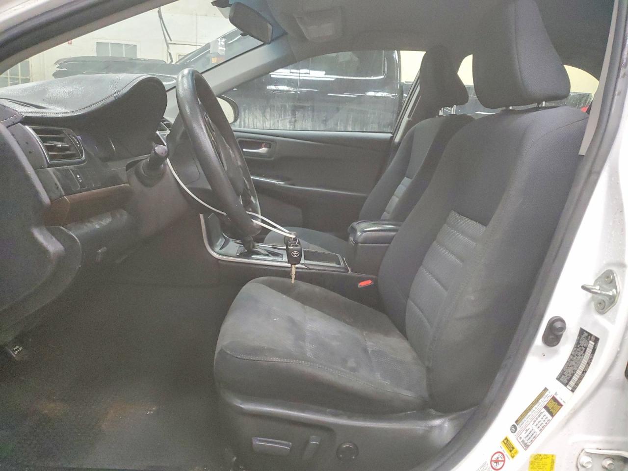 2017 TOYOTA CAMRY LE photo 13