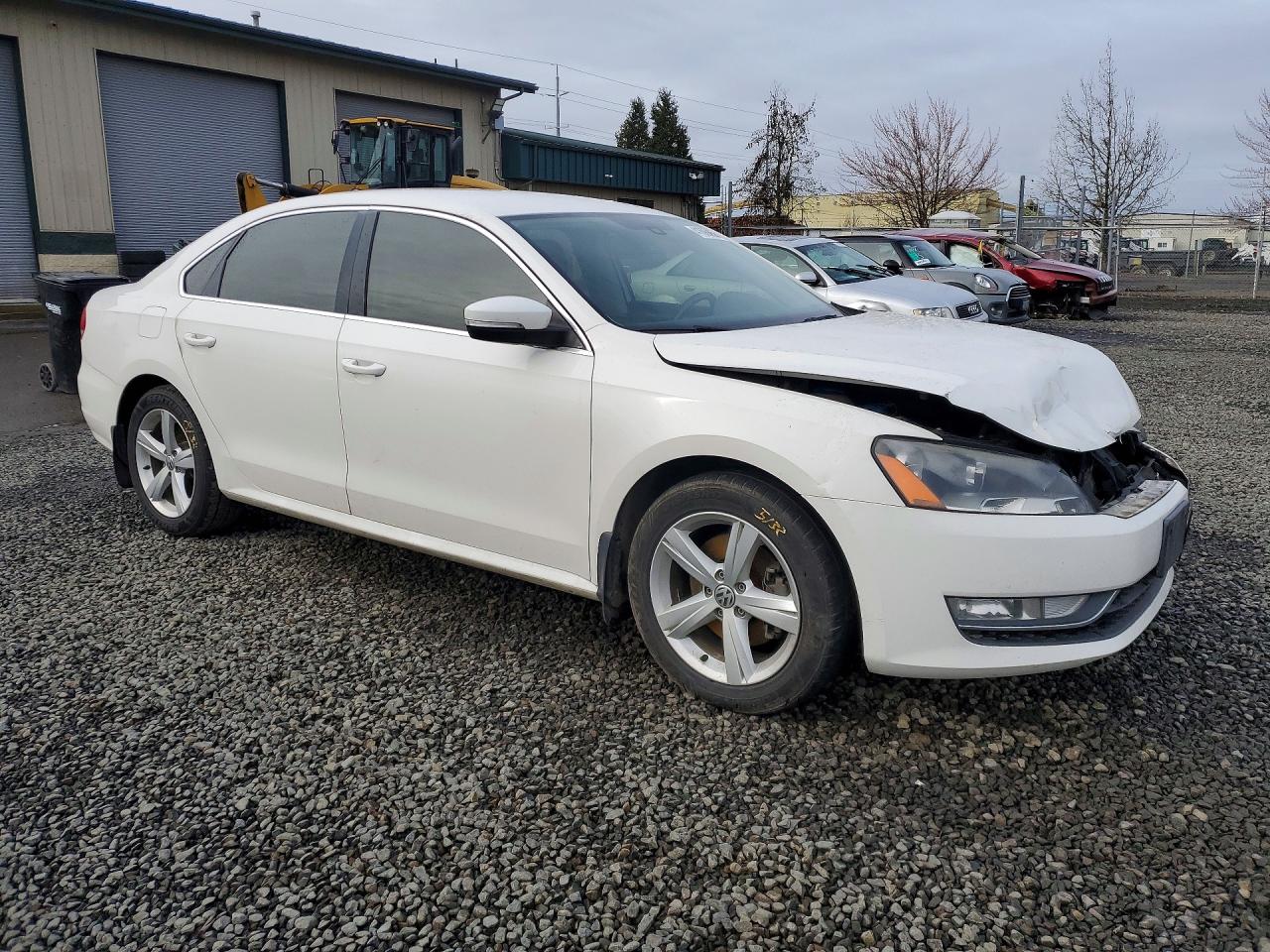 2015 VOLKSWAGEN PASSAT S photo 7
