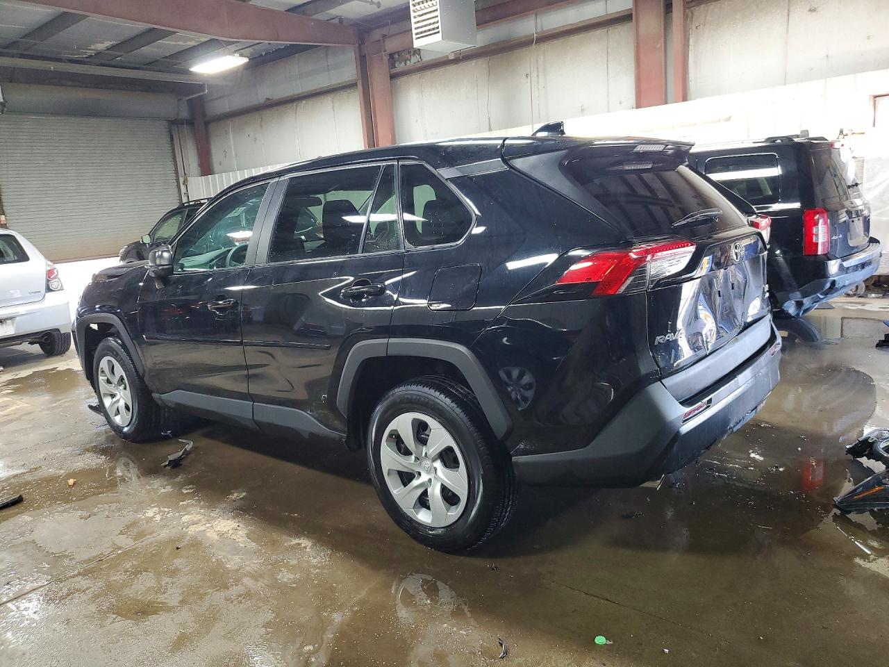 2022 TOYOTA RAV4 LE photo 3