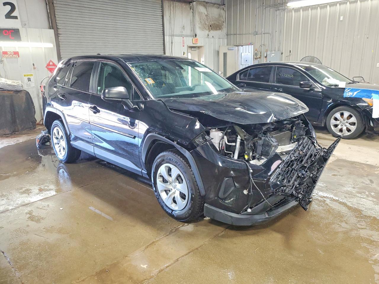 2022 TOYOTA RAV4 LE photo 7