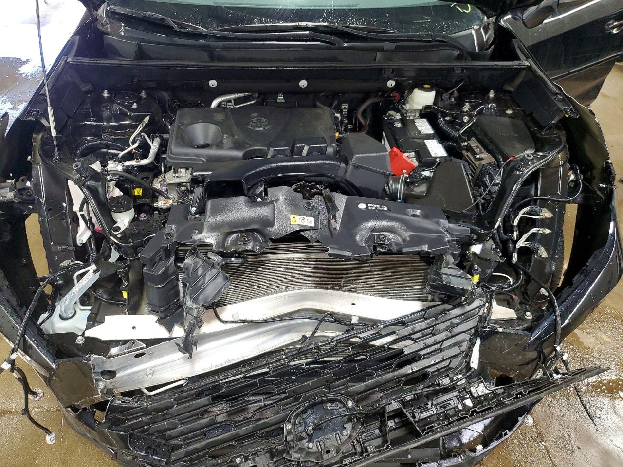 2022 TOYOTA RAV4 LE photo 21