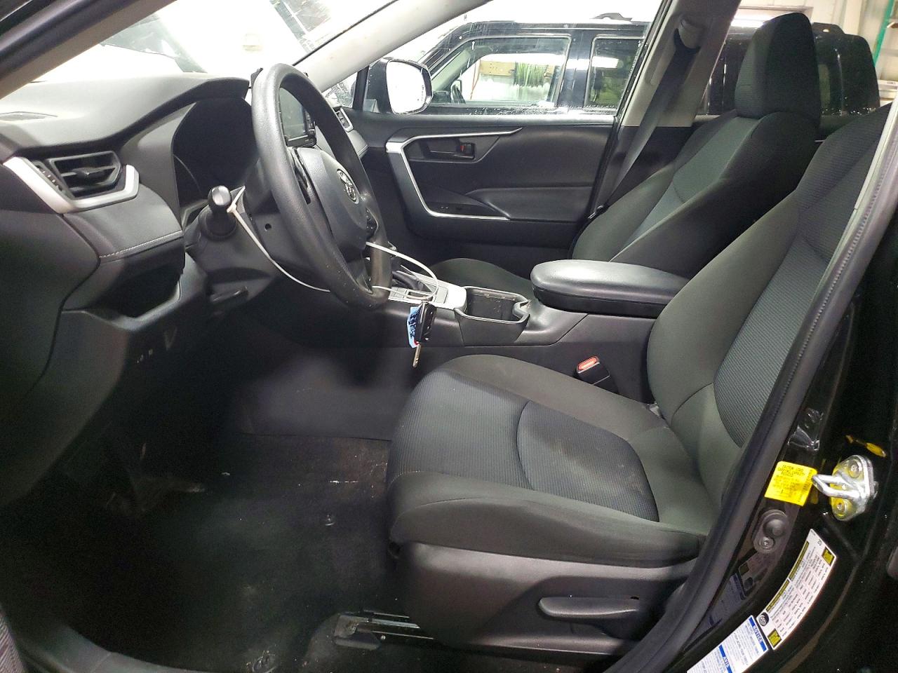 2022 TOYOTA RAV4 LE photo 13
