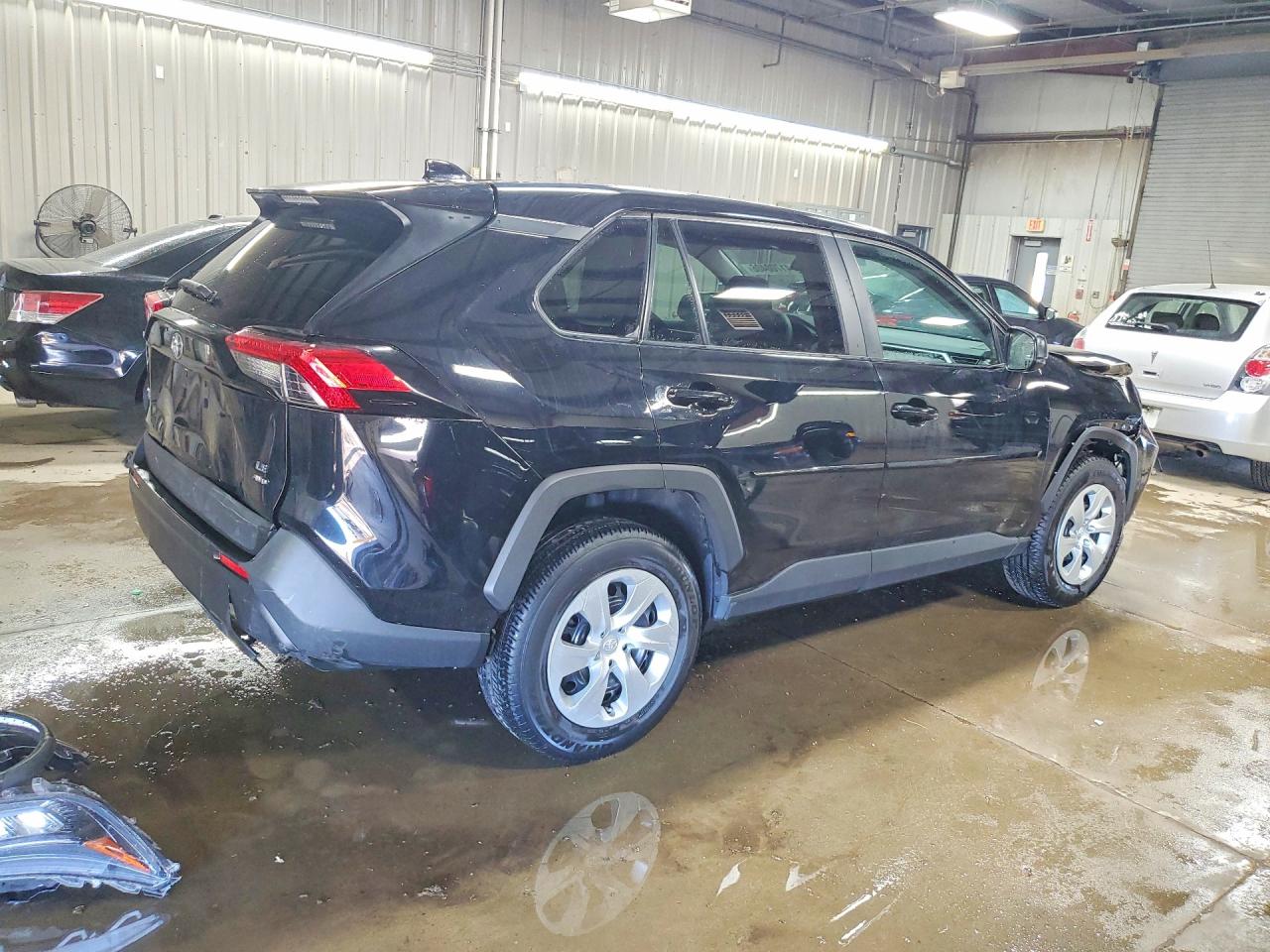 2022 TOYOTA RAV4 LE photo 5