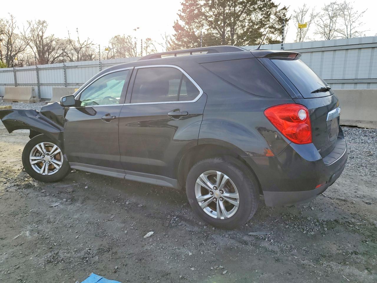 2014 CHEVROLET EQUINOX LT photo 2