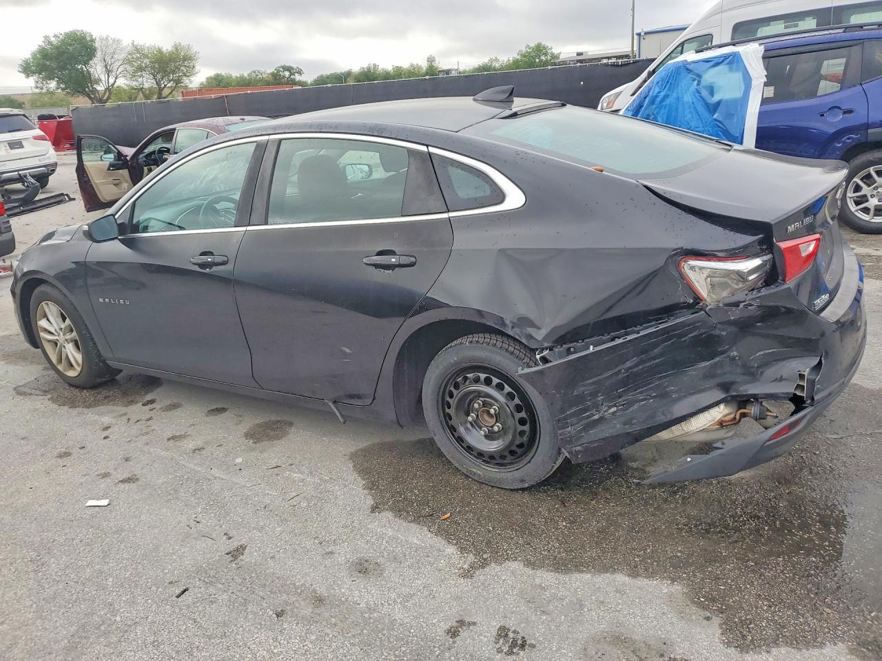 2018 CHEVROLET MALIBU LT photo 2
